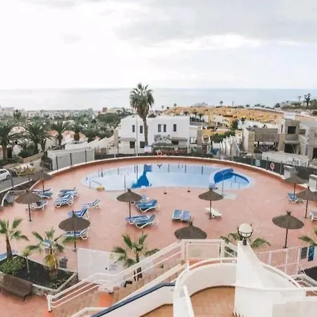 Views, International Channels, A-c, Pool, Bar 아데제
