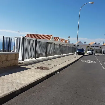 Appartement Views, International Channels, A-c, Pool, Bar