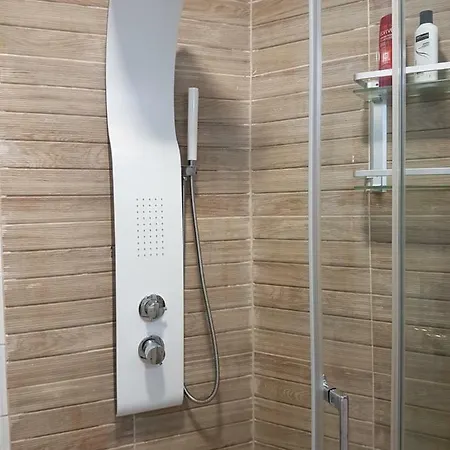 Appartement Views, International Channels, A-c, Pool, Bar