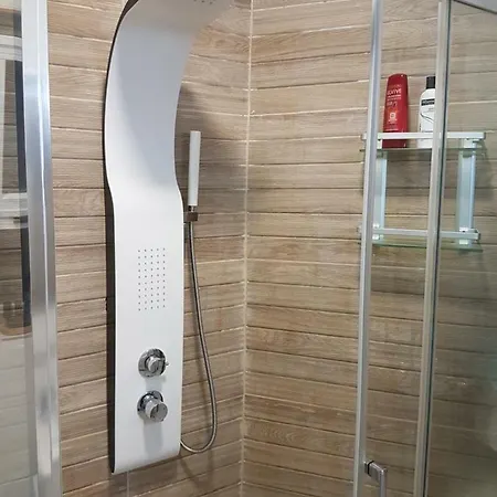 Views, International Channels, A-c, Pool, Bar Appartement *